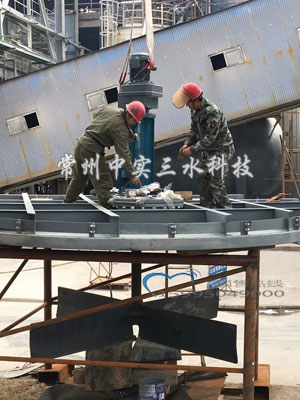 大型攪拌機(jī)