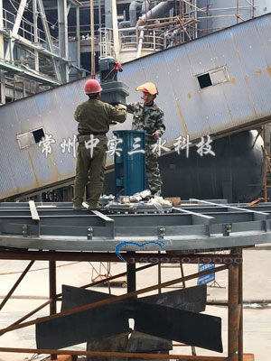 大型攪拌機(jī)